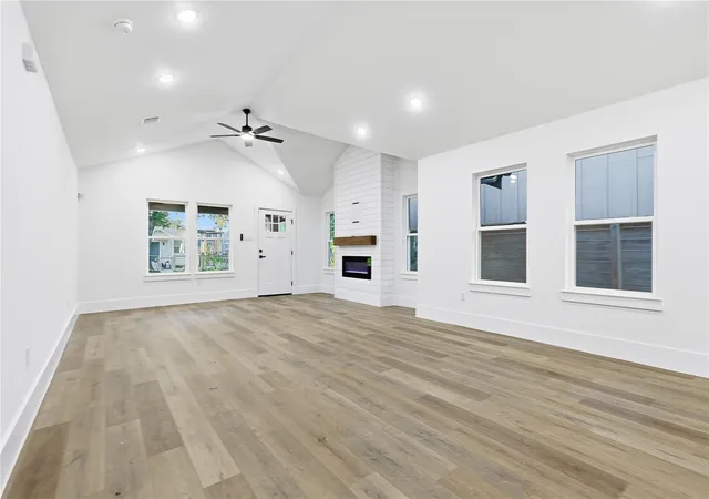 5th image of 4525 Walker St, Houston, TX 77023 | MLS# 59436667