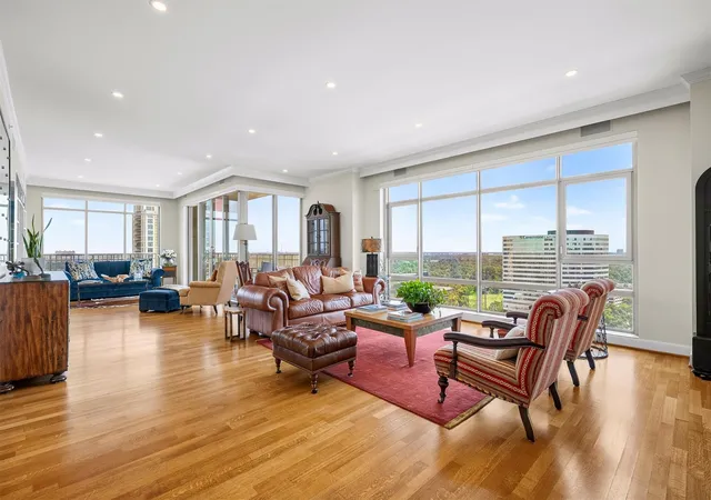 Photo 3 of Sale Pending at 1100 Uptown Park Blvd #192, Houston, TX 77056 | MLS# 41235732 | Listing updated on 2026-10-08