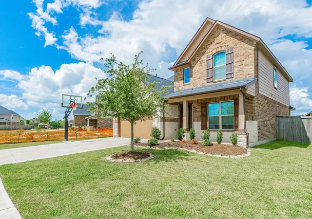 3rd image of 319 Clifton Crane Rd, La Porte, TX 77571 | MLS# 79044488