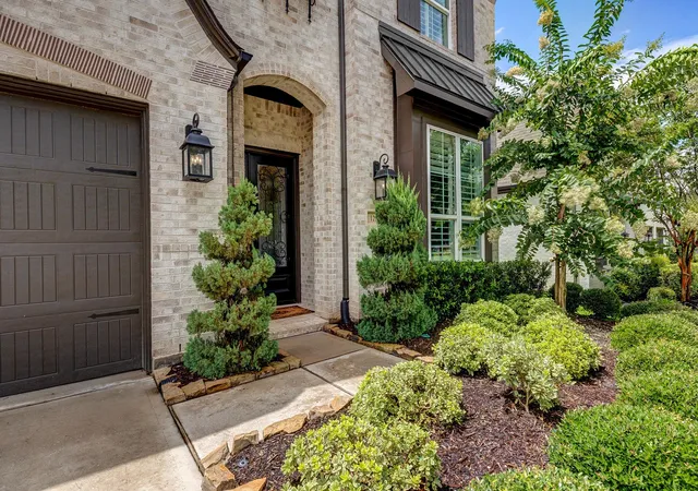 Photo 2 of Single family home for sale at 121 Sugar Pine Ct, Montgomery, TX 77316 | MLS# 36120068 | Listing updated on 2026-08-15