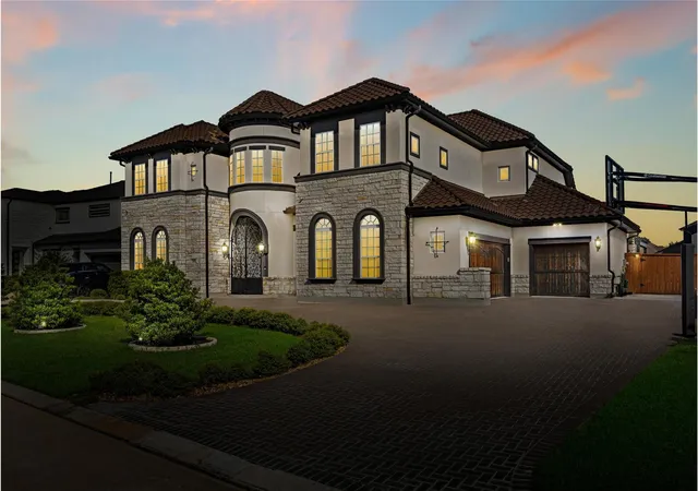 Photo 3 of Sale Pending at 18011 Blue Ridge Shrs Dr, Cypress, TX 77433 | MLS# 15793152 | Listing updated on 2026-09-19
