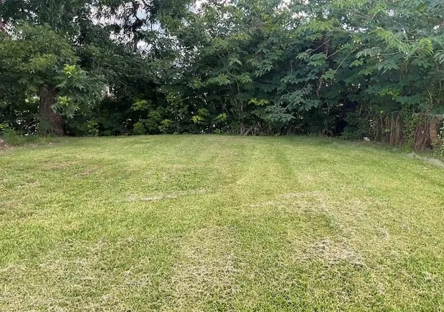 13th image of 702 E Park St, Sugar Land, TX 77498 | MLS# 73059311