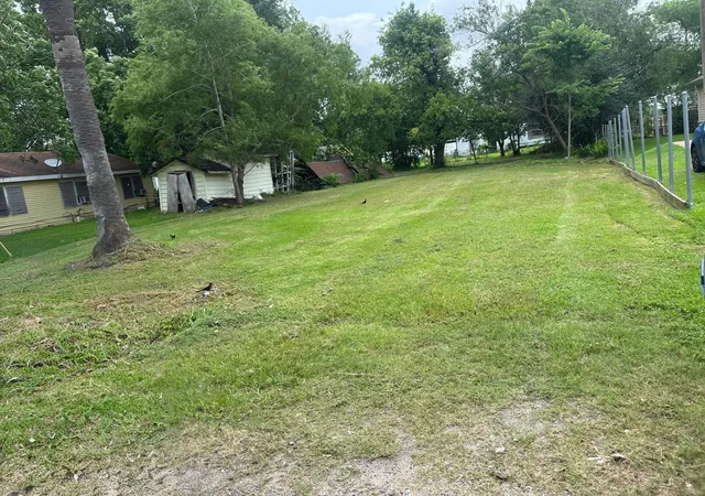 1st image of 118 28th St N, Texas City, TX 77590 | MLS# 69387229