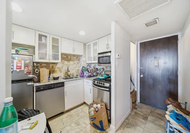 image of 2016 Main St, Houston, TX 77002
