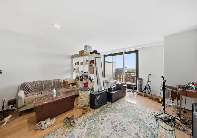 image of 2016 Main St, Houston, TX 77002
