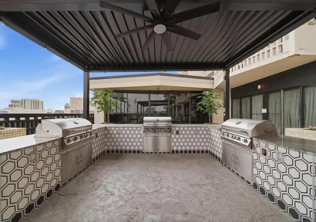 3rd image of 2016 Main St #810, Houston, TX 77002 | MLS# 5160957