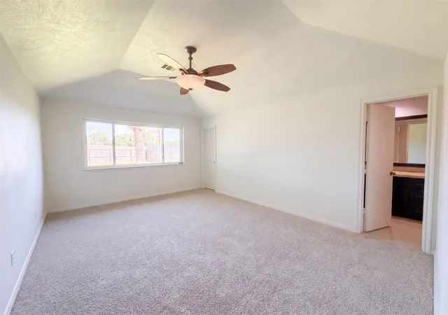 4th image of 4750 Backenberry Dr, Friendswood, TX 77546 | MLS# 74680915