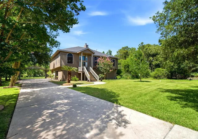 1st image of 1106 W Forest Ave, La Porte, TX 77571 | MLS# 94256112