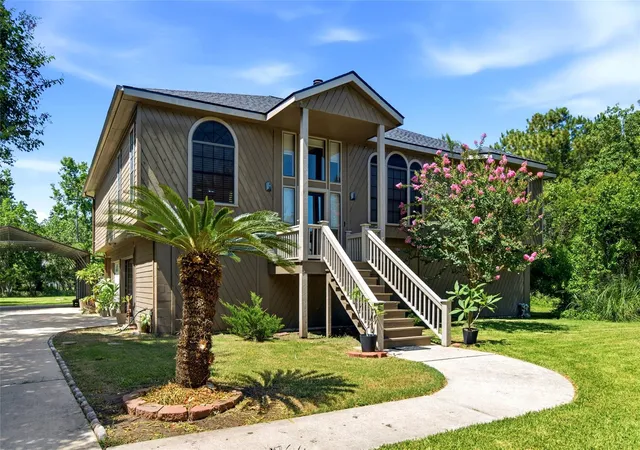 2nd image of 1106 W Forest Ave, La Porte, TX 77571 | MLS# 94256112