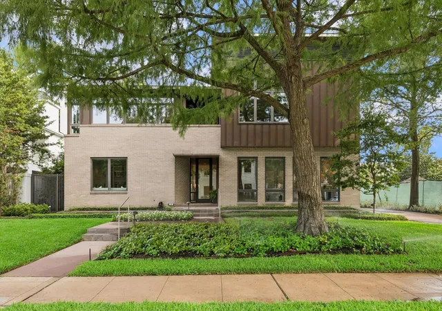Photo 2 of Sale Pending at 3635 Overbrook Ln, Houston, TX 77027 | MLS# 18702637 | Listing updated on 2026-09-15