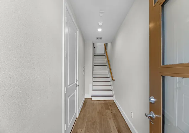 2nd image of 813 Bringhurst St, Houston, TX 77020 | MLS# 73646787