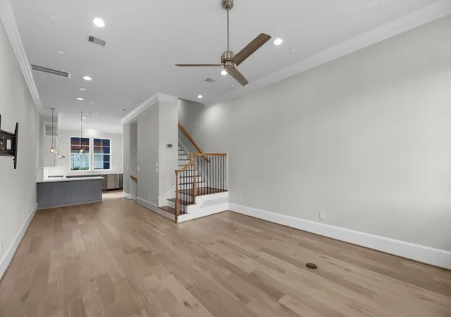 4th image of 813 Bringhurst St, Houston, TX 77020 | MLS# 73646787