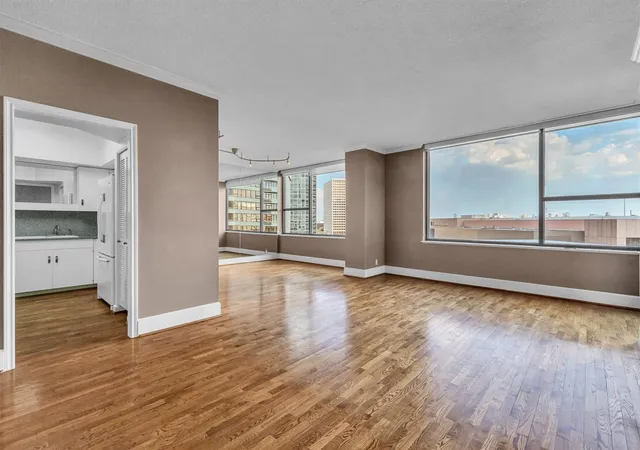 Condo for sale at 14 Greenway Plz #9O, Houston, TX 77046 | MLS# 75128888 | Listing updated on 2026-07-22