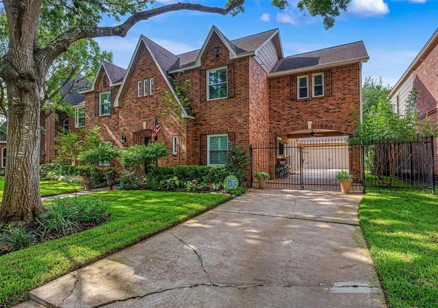 Photo 3 of Sale Pending at 20323 Chateau Bnd Dr, Katy, TX 77450 | MLS# 48746698 | Listing updated on 2026-09-18