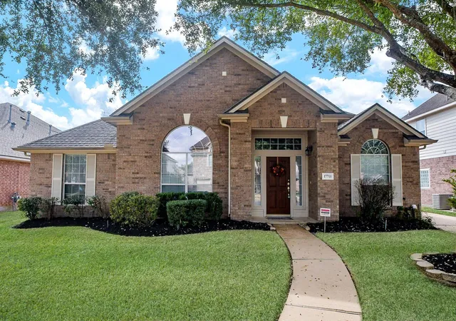 Photo 4 of Sale Pending at 17711 Emerald Garden Ln, Houston, TX 77084 | MLS# 41078948 | Listing updated on 2026-09-08