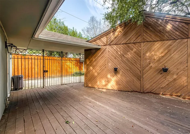 3rd image of 7810 Locke Ln, Houston, TX 77063 | MLS# 57764590