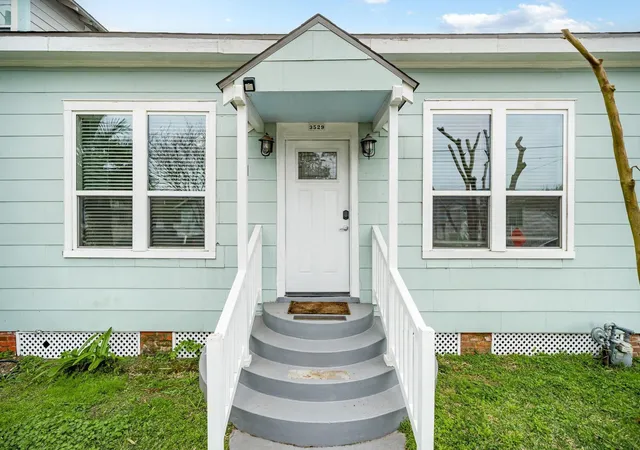 Photo 4 of Single family home for sale at 3529 Avenue S, Galveston, TX 77550 | MLS# 10179930 | Listing updated on 2026-06-03