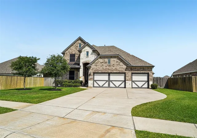 Homes for sale in Mont Belvieu, TX | 11715 Autumn Leaf Dr, Mont Belvieu, TX 77535 | MLS# 82275226