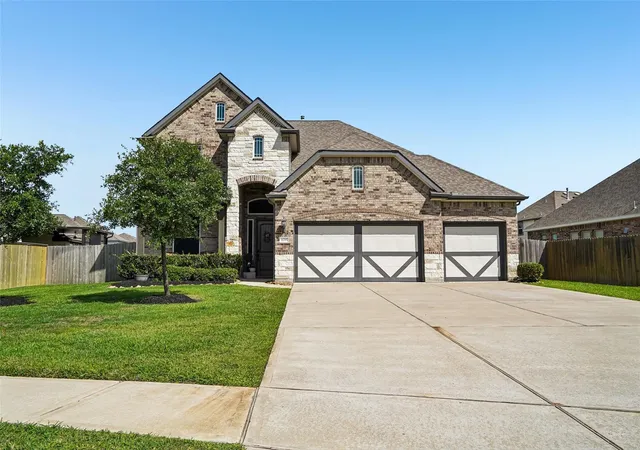 Homes for sale in Mont Belvieu, TX | 11715 Autumn Leaf Dr, Mont Belvieu, TX 77535 | MLS# 82275226