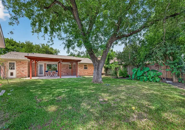 Photo 29 of Sale Pending at 6011 Benning Dr, Houston, TX 77096 | MLS# 14738223 | Listing updated on 2026-10-07