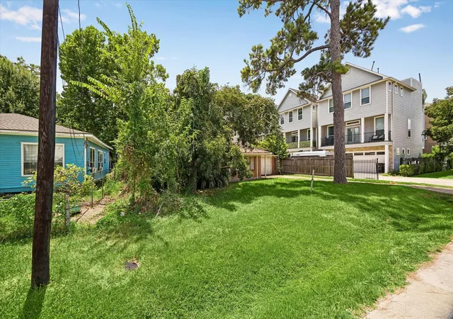 Photo 4 of Land for sale at 1240 W 26Th St, Houston, TX 77008 | MLS# 49163549 | Listing updated on 2026-09-14