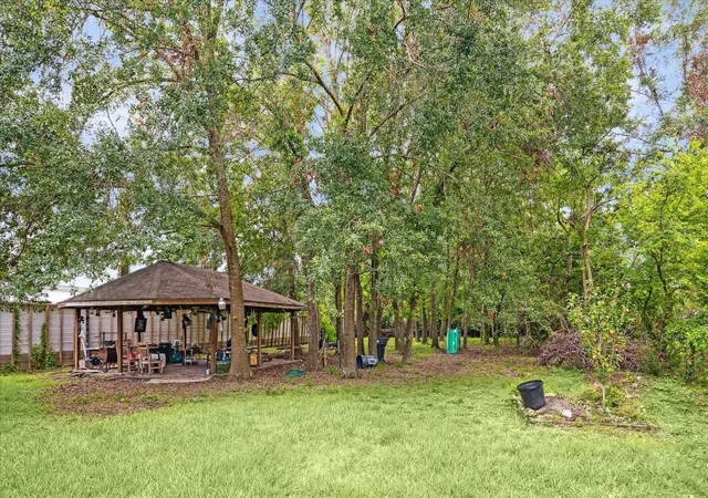 3rd image of 405 W Donovan, Houston, TX 77091 | MLS# 30021009