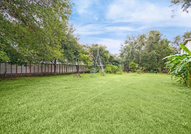 5th image of 405 W Donovan, Houston, TX 77091 | MLS# 30021009