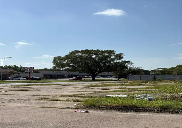 1st image of 8626 Martin Luther King Blvd, Houston, TX 77033 | MLS# 70559468