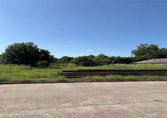 4th image of 8626 Martin Luther King Blvd, Houston, TX 77033 | MLS# 70559468
