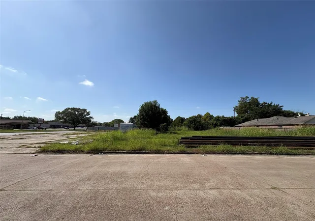 5th image of 8626 Martin Luther King Blvd, Houston, TX 77033 | MLS# 70559468