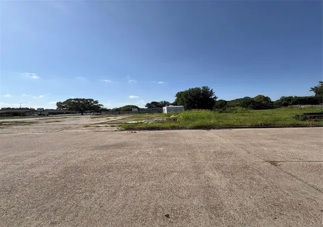 7th image of 8626 Martin Luther King Blvd, Houston, TX 77033 | MLS# 70559468