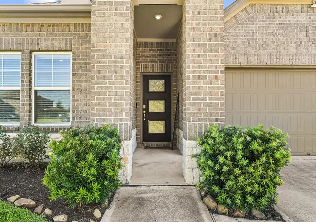 Photo 3 of Sale Pending at 1778 Allison Pl, Pearland, TX 77581 | MLS# 93895804 | Listing updated on 2026-08-29