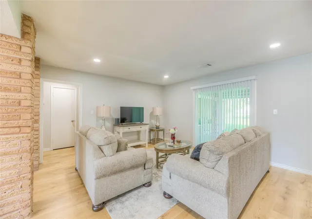 Photo 4 of Single family home for sale at 814 N Willis Ave, Livingston, TX 77351 | MLS# 44741293 | Listing updated on 2026-09-16