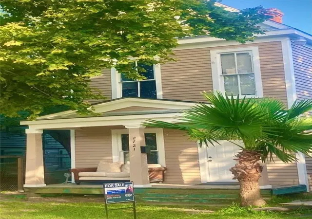 Photo 1 of Single family home for sale at 2721 Avenue P 1/2, Galveston, TX 77550 | MLS# 97433117 | Listing updated on 2026-08-31