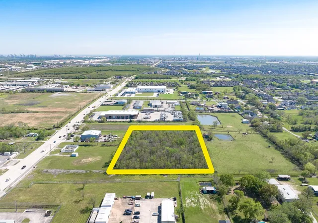 1st image of 0 E H St, La Porte, TX 77571 | MLS# 29941431