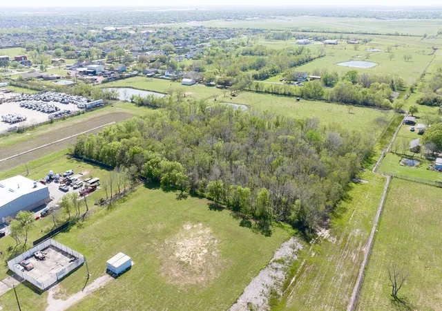 3rd image of 0 E H St, La Porte, TX 77571 | MLS# 29941431