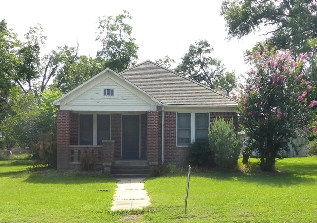 Photo 1 of Single family home for sale at 408 N Meyer St, Sealy, TX 77474 | MLS# 61780753 | Listing updated on 2026-07-14