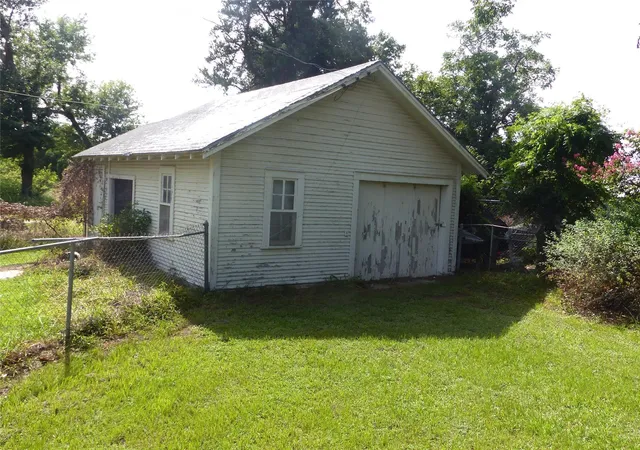Photo 2 of Single family home for sale at 408 N Meyer St, Sealy, TX 77474 | MLS# 61780753 | Listing updated on 2026-07-14