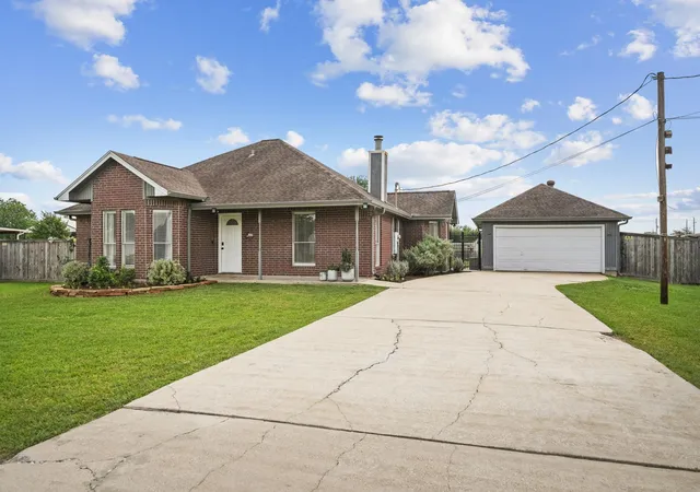 Homes for sale in Santa Fe, TX | 3603 Lone Pine Dr, Santa Fe, TX 77510 | MLS# 91043566