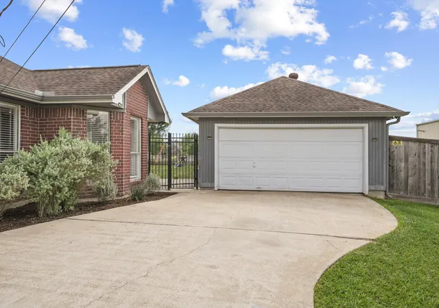 Homes for sale in Santa Fe, TX | 3603 Lone Pine Dr, Santa Fe, TX 77510 | MLS# 91043566