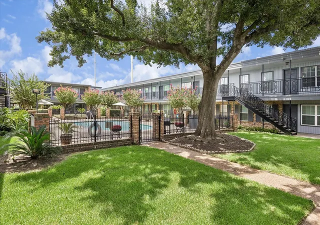 Photo 2 of Condo for sale at 3131 Southwest Fwy #46, Houston, TX 77098 | MLS# 46929816 | Listing updated on 2026-08-26