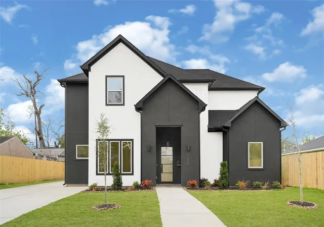 Homes for sale in Houston, TX | 5806 Southlea St, Houston, TX 77033 | MLS# 97458120