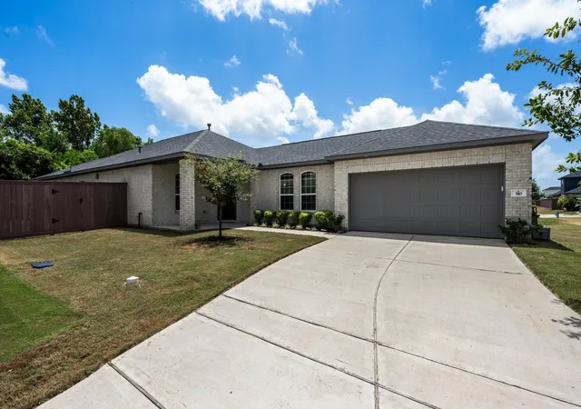 1st image of 310 Barred Owl Ct, Clute, TX 77531 | MLS# 88133275