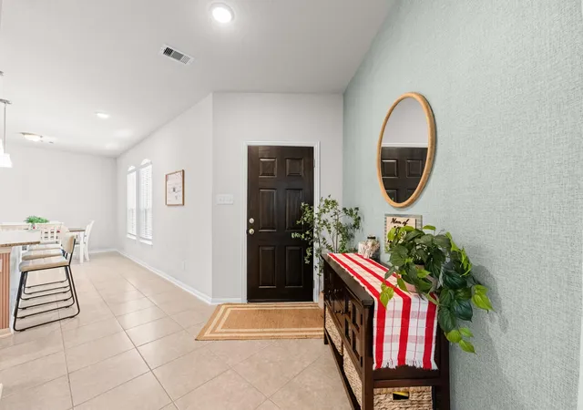 3rd image of 310 Barred Owl Ct, Clute, TX 77531 | MLS# 88133275