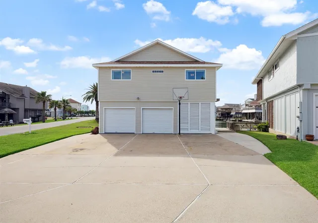 1st image of 223 Easterly Dr, Galveston, TX 77554 | MLS# 22908406