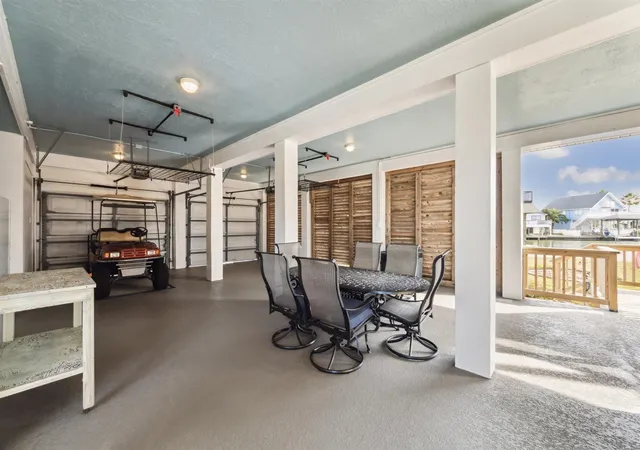 Photo 4 of Single family home for sale at 223 Easterly Dr, Galveston, TX 77554 | MLS# 22908406 | Listing updated on 2026-08-02
