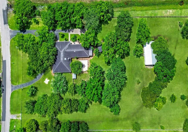 3rd image of 13320 County Road 184, Alvin, TX 77511 | MLS# 45193450