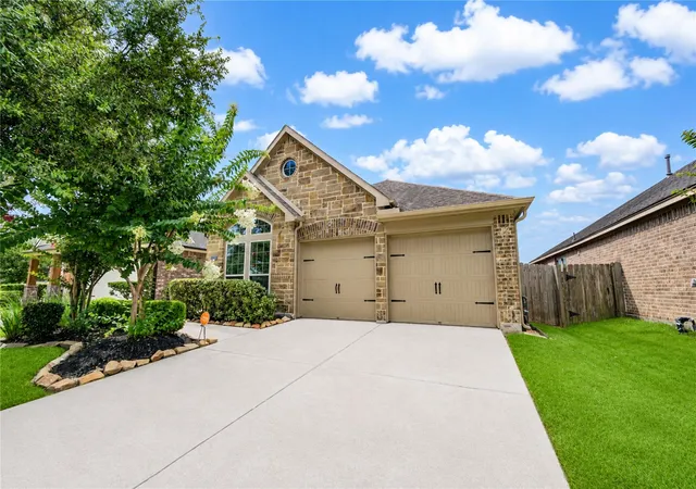 Photo 2 of Single family home for sale at 27407 Gatlin Ln, Spring, TX 77386 | MLS# 86024313 | Listing updated on 2026-08-11