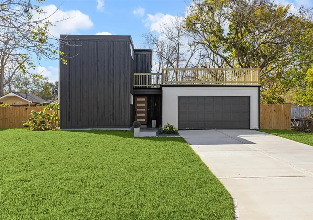 2nd image of 212 N Forrest Ave, La Porte, TX 77571 | MLS# 54220514