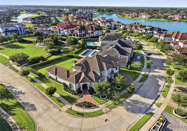 1st image of 7 Haven Shore Ln, Sugar Land, TX 77479 | MLS# 85989325